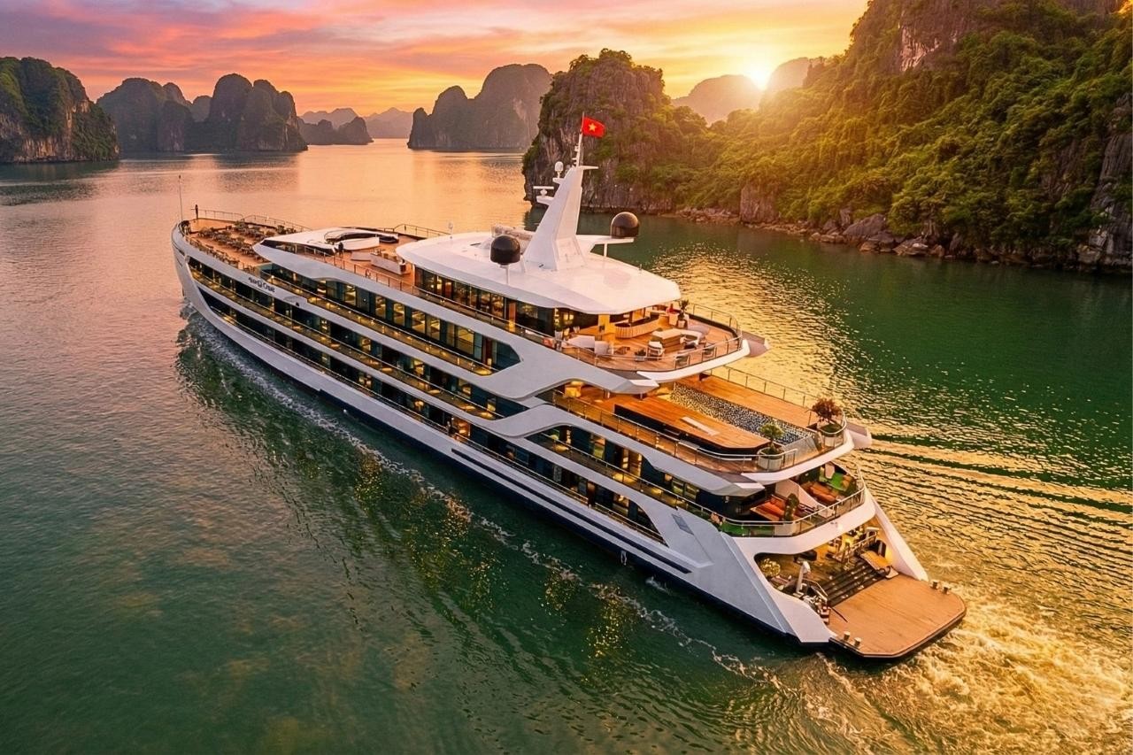 From Hanoi/Ha Long: Ha Long & Lan Ha Bay Carnival Cruise 3 Days - Viet Hai Village & Kayak