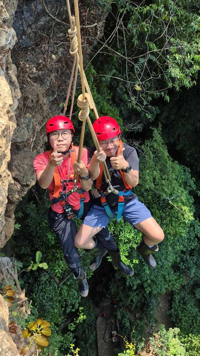Yogyakarta Jomblang Cave Rappelling & Pindul Cave Tubing Private Tour - Tickets & Lunch