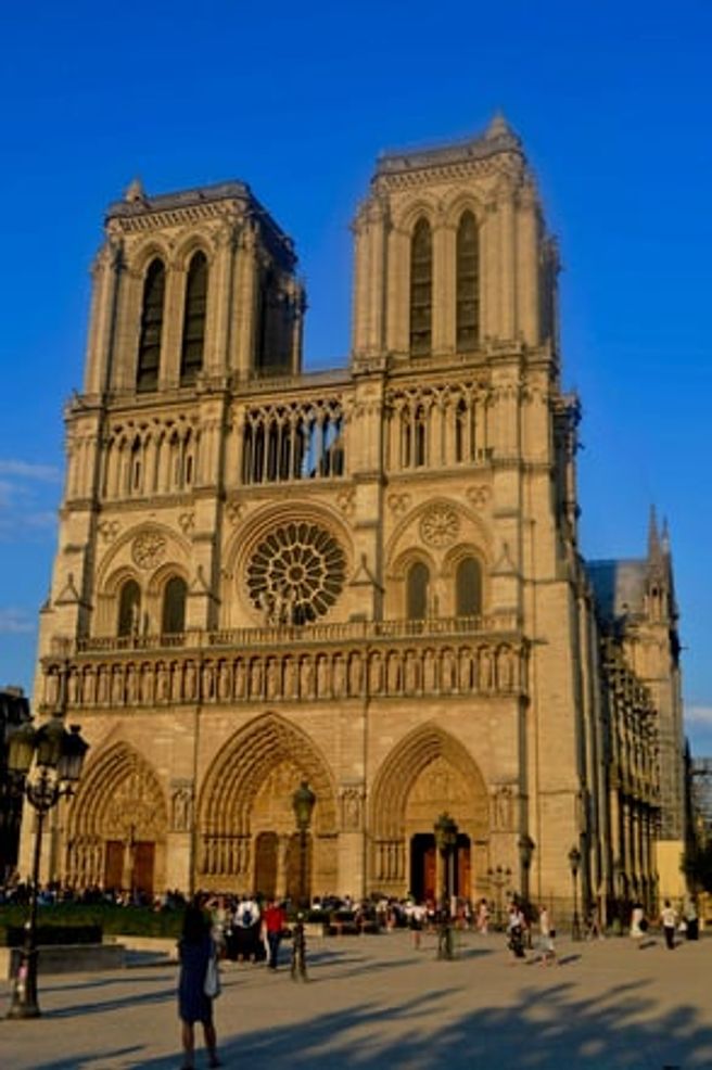 Paris Notre-Dame Cathedral Guided Tour - Priority Entry & Headphones, 1 Hour