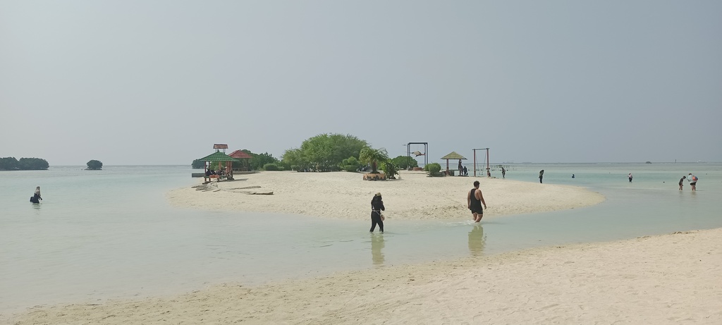 Jakarta Pari Island One-Day Open Trip - Indonesian Nationals Only