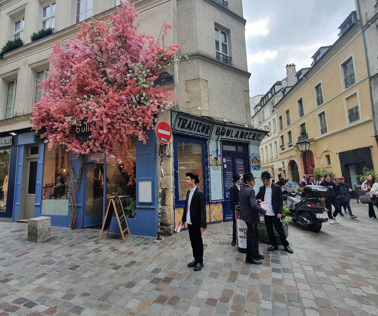 Paris Le Marais Jewish Heritage Walking Tour - Hidden Courtyards & Place des Vosges