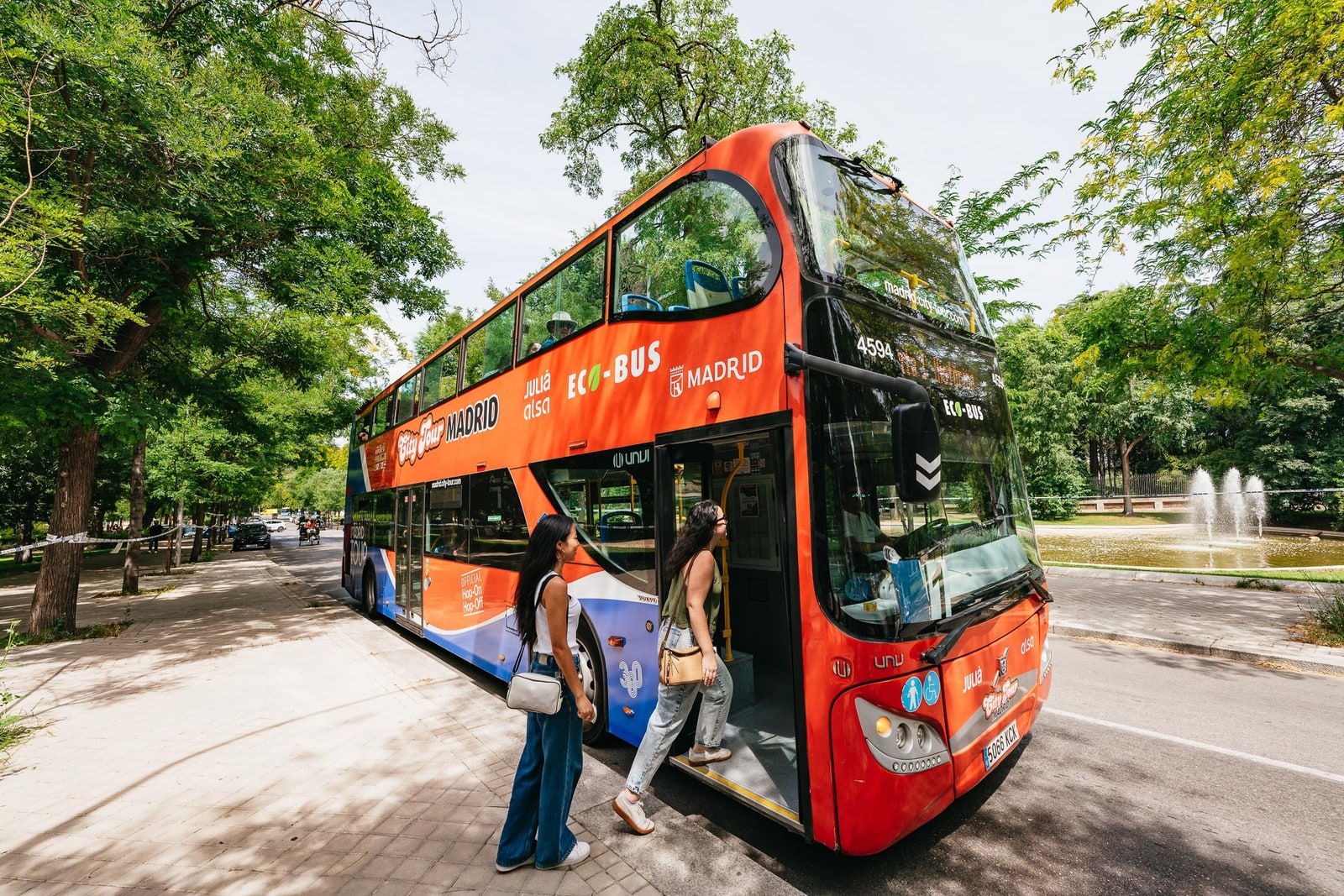 Madrid Hop-On Hop-Off City Tour Bus - 3 Routes, 24 or 48-Hour Ticket