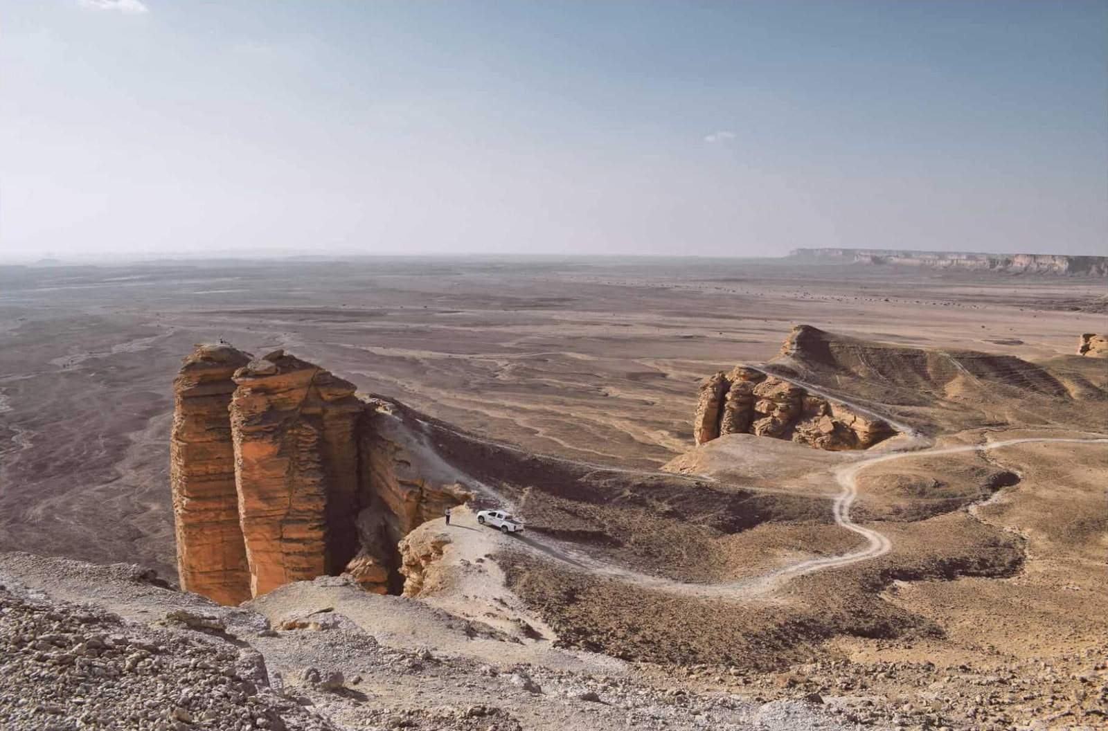 Tuwaiq Mountains Sunset Hiking Tour from Riyadh - Campfire & Traditional Dinner