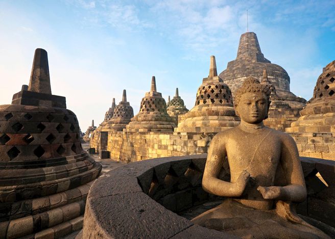 Yogyakarta Borobudur Summit Climb & Prambanan Private Tour - Pawon & Mendut Temples