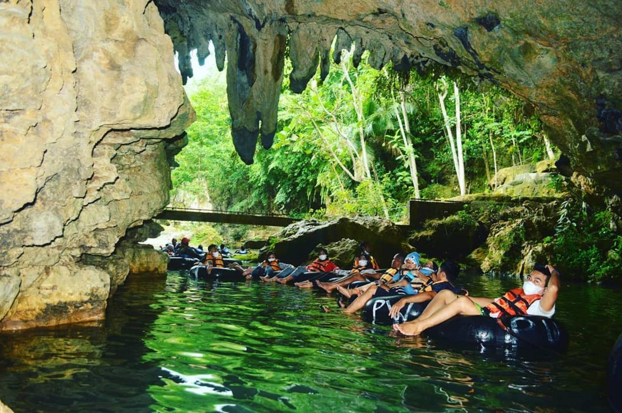 Yogyakarta Pindul Cave & Oyo River Tubing and Drini Beach Tour - Hotel Pickup