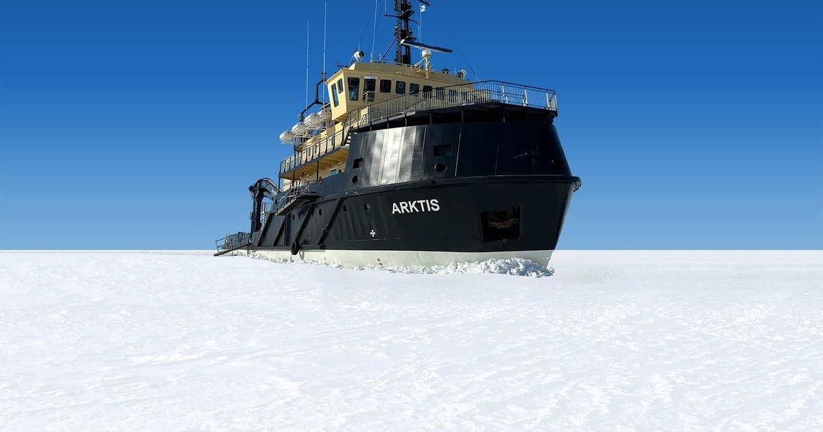 From Kemi: Icebreaker Arktis Cruise & Ice Floating Experience with Shuttle