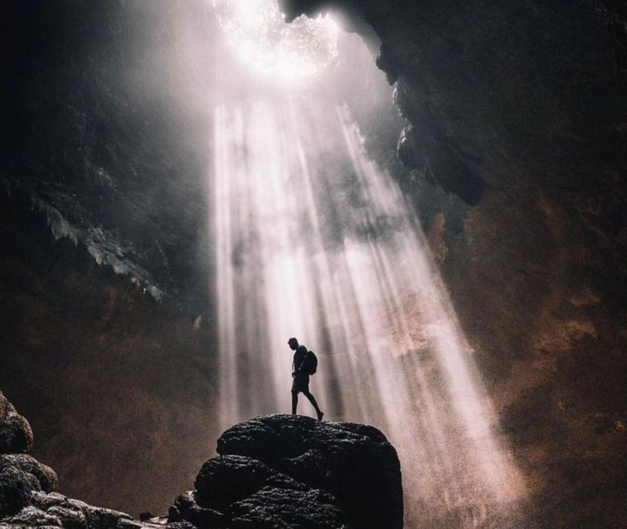 Yogyakarta Jomblang Cave Rappelling & Pindul Cave Tubing Small-Group Tour