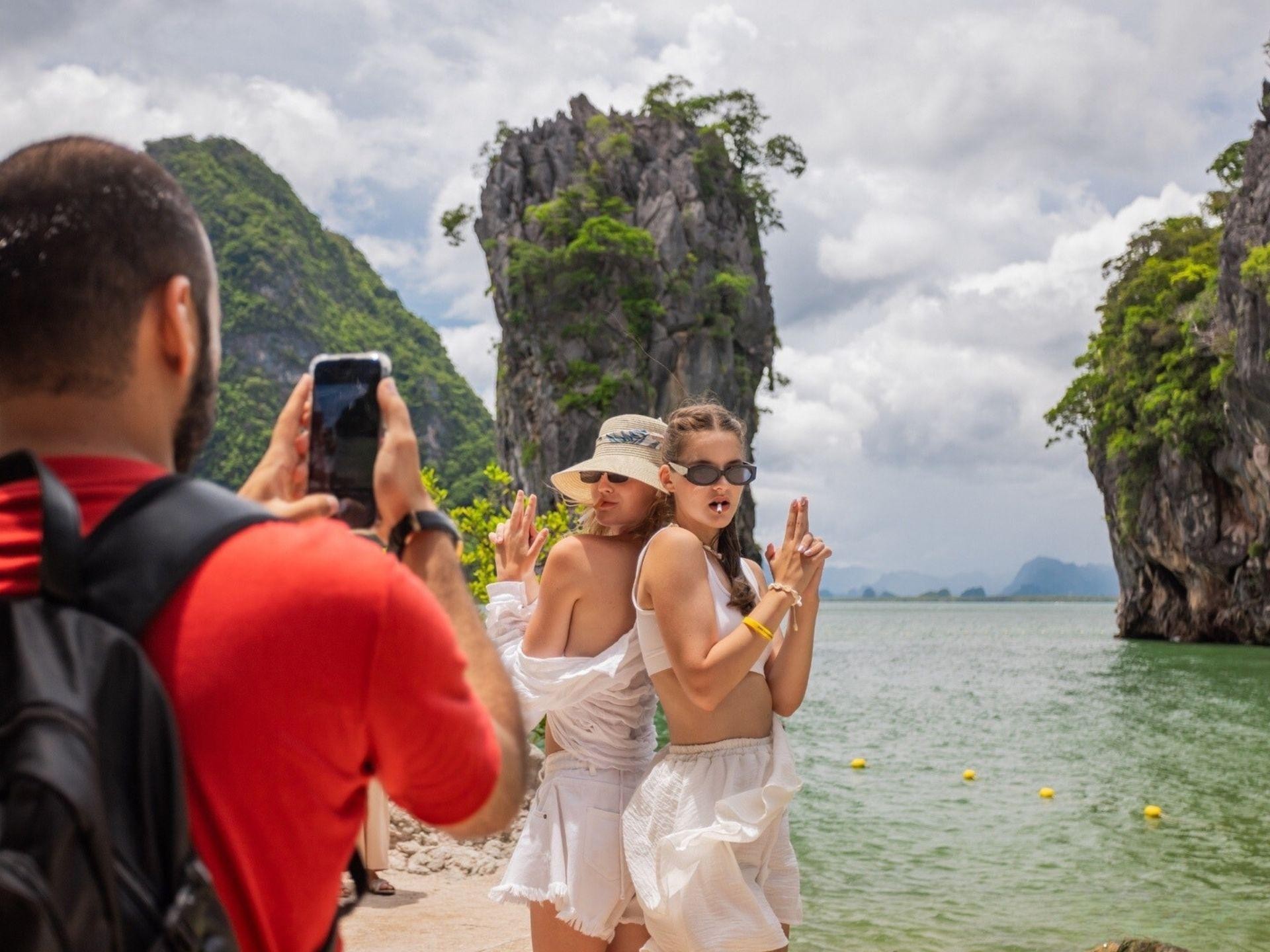 From Phuket: Phang Nga Bay 6-Island Tour to Yao Yai Hong and James Bond Island - Lunch Buffet