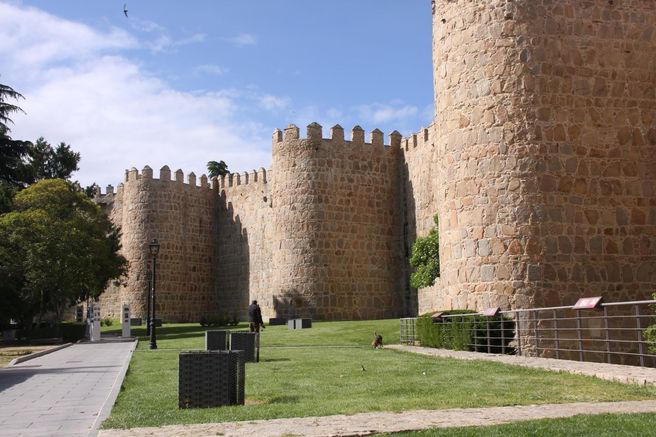 From Madrid: Ávila & Segovia Full-Day Tour - Walls, Aqueduct & Alcázar