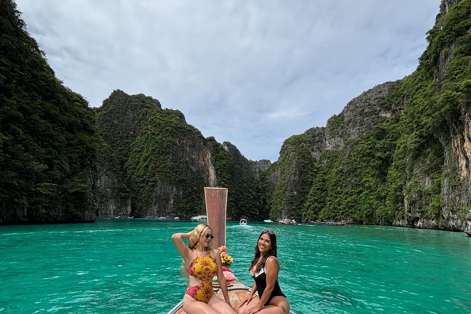 From Phuket: Phi Phi Islands Private Longtail Boat Tour with Hotel Pickup