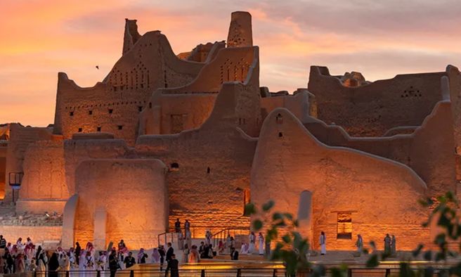 Riyadh Diriyah Sunset Guided Tour - At-Turaif District & Bujairi Terrace