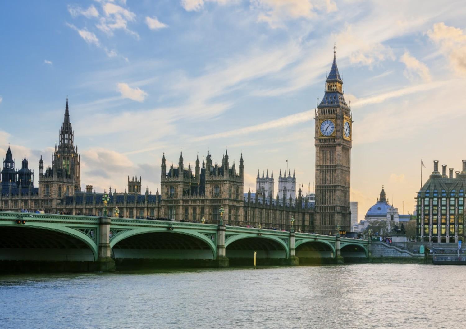 From Paris: London Day Trip - Round-Trip Eurostar & Hop-On Hop-Off Bus · Thames Cruise