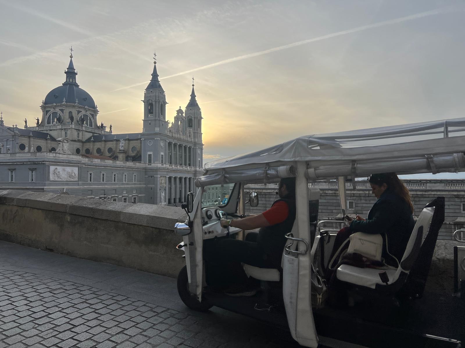 Madrid Electric Tuk-Tuk City Tour - Royal Palace, Prado Museum & Retiro Park