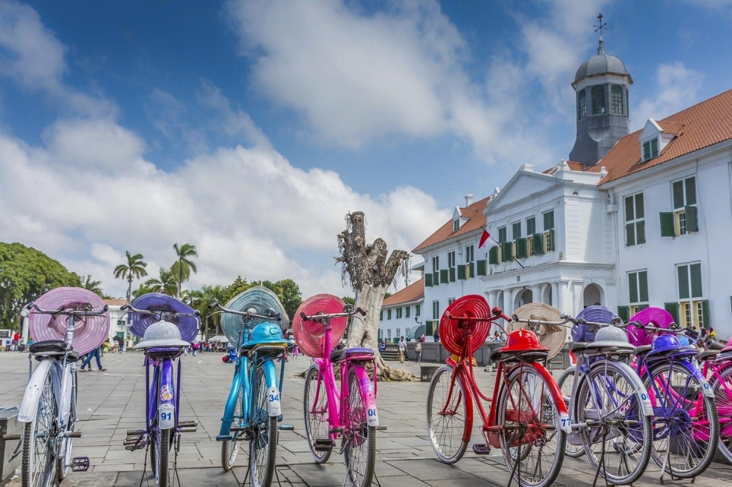 Jakarta Highlights Half-Day Tour - Monas, Istiqlal Mosque & Sunda Kelapa Harbor