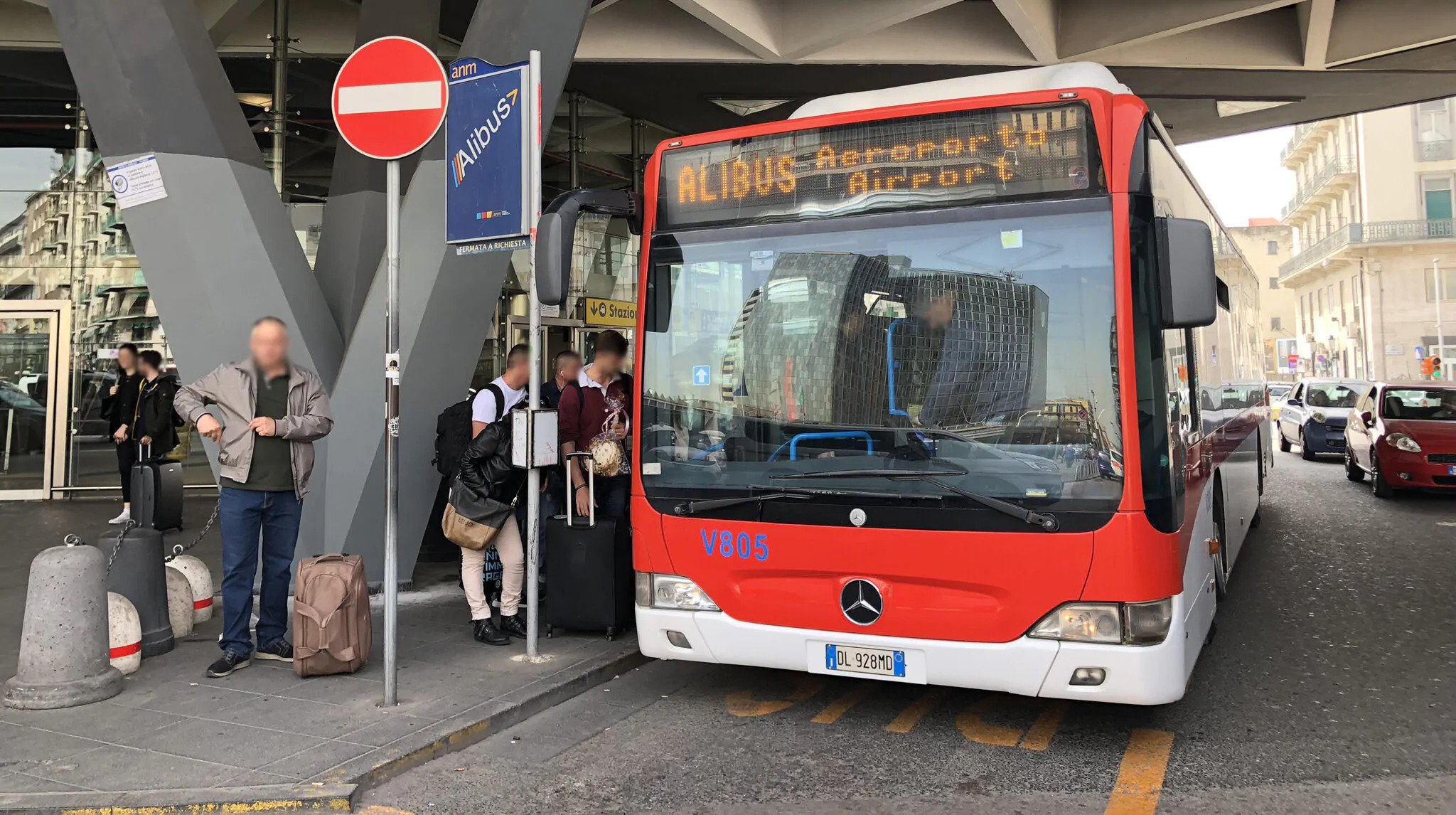 ナポリ カポディキーノ空港・海上駅 空港バス 片道乗車券