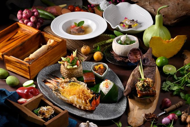 Celadon at The Sukhothai Bangkok - Thai Family Sharing Dinner Set
