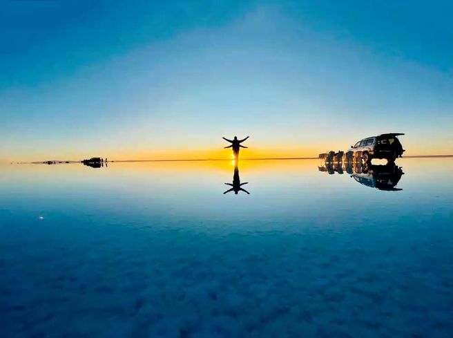 ウユニ発 ウユニ塩湖 1日ツアー - 列車の墓場&夕日