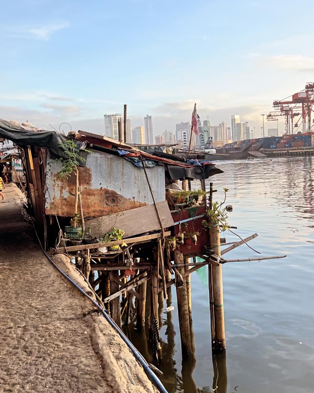 Manila Smokey Mountain, Tondo & Baseco Community Guided Tour - Local Resident Guide & Small Group