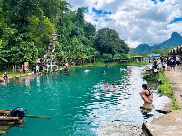 Vang Vieng: Tham Chang Cave & Blue Lagoon 2 and 3 Guided Tour with Hotel Pickup