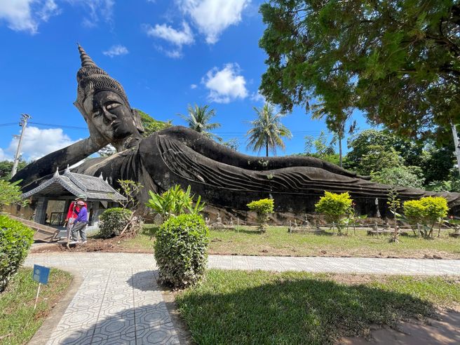 Vientiane Half-Day City Tour with Buddha Park & Patuxai