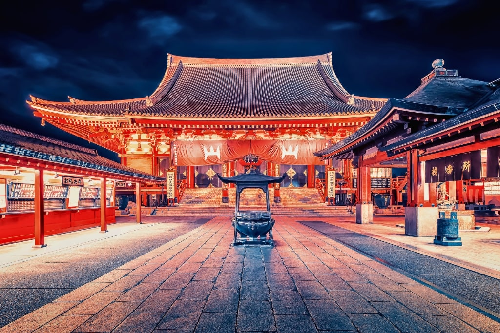 Tokyo Asakusa Night Photo Walking Tour (60 min)