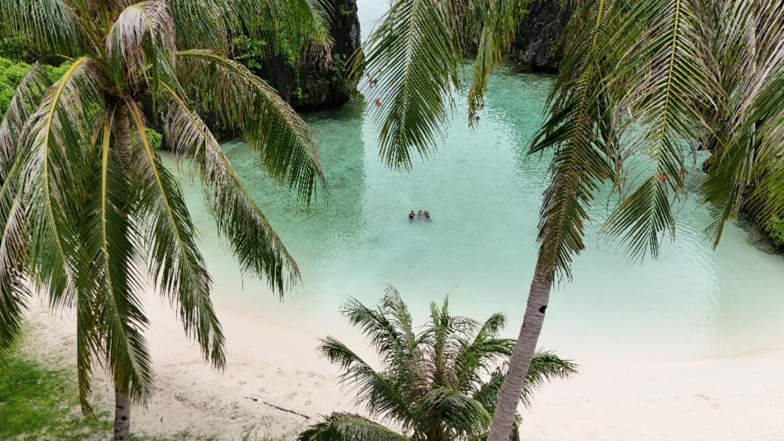 El Nido Island Hopping Tour B - Snake Island, Entalula Beach & Caves (Group/Private)