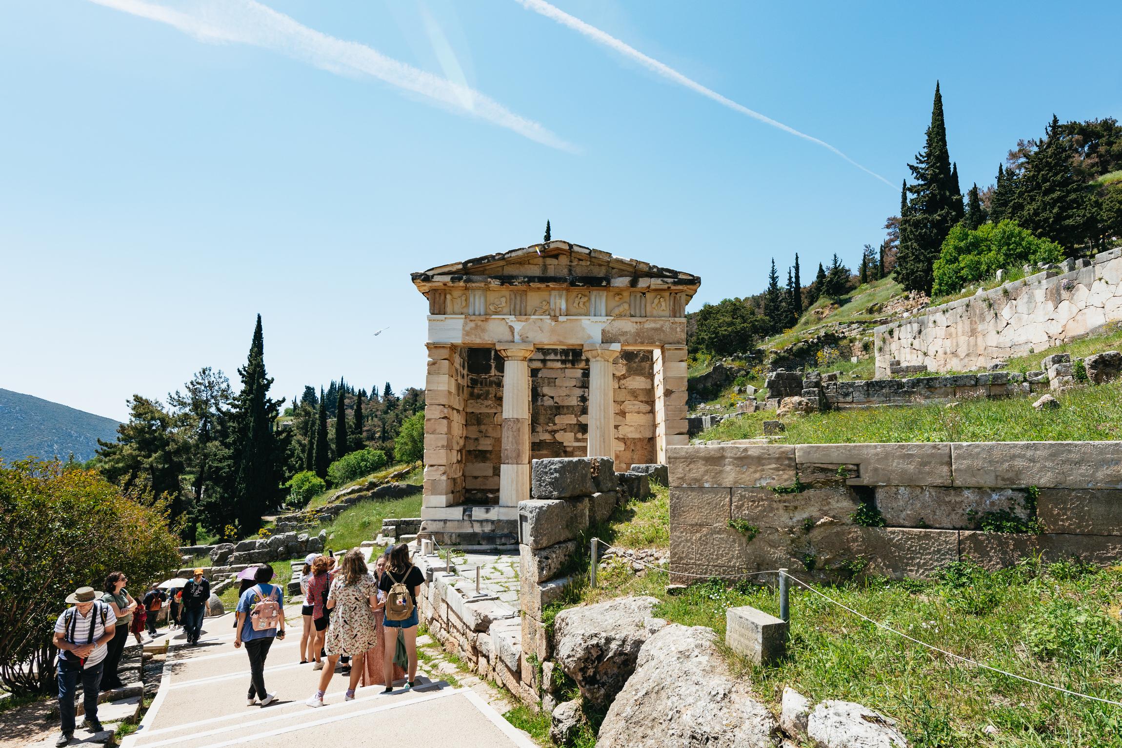 From Athens: Delphi Archaeological Site & Museum Day Tour