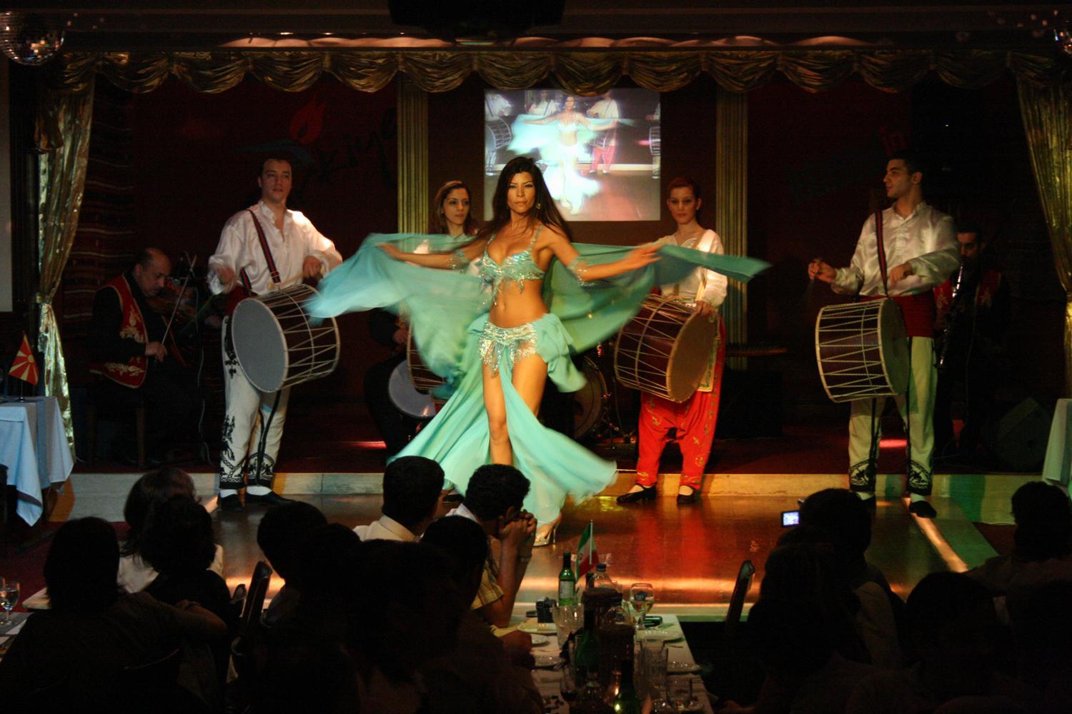 Istanbul Bosphorus Dinner Cruise & Traditional Show - Drinks Included