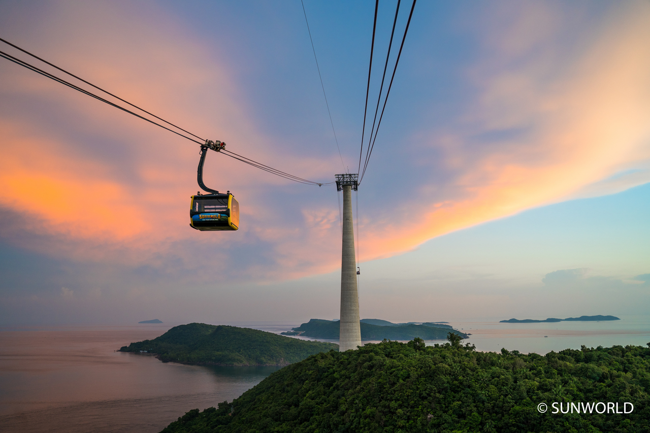 Phu Quoc Sun World Hon Thom Cable Car & Kiss of The Sea Show Combo Ticket