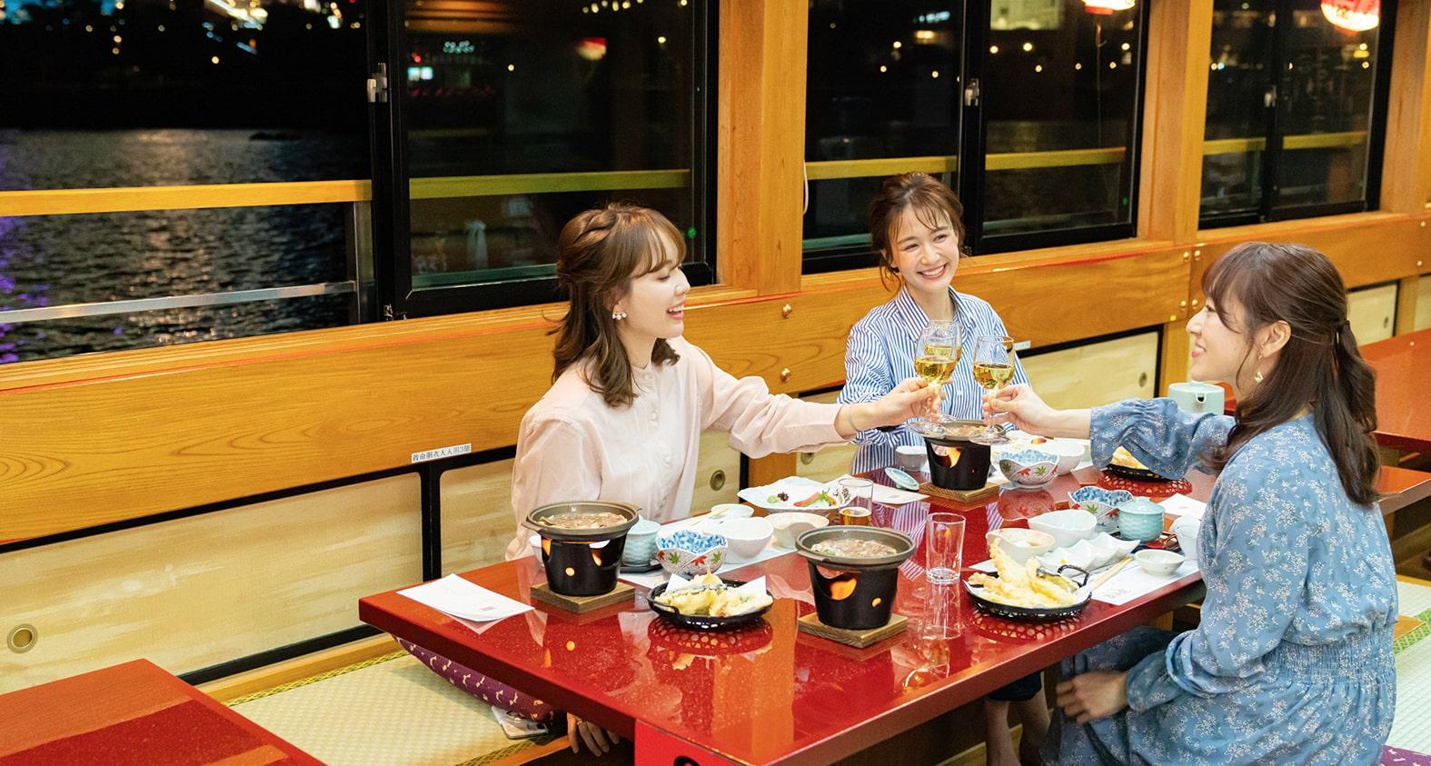 도쿄 아사쿠사 출발: 스미다강 야카타부네 디너 크루즈