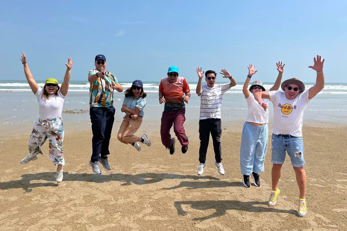 Vung Tau Christ Statue & White Palace & Thuy Van Beach Day Tour from Ho Chi Minh City - Lunch Included