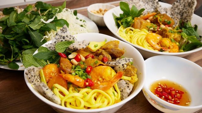 ダナン 屋台グルメ ウォーキングツアー - 地元食堂3~4軒・カフェ巡り