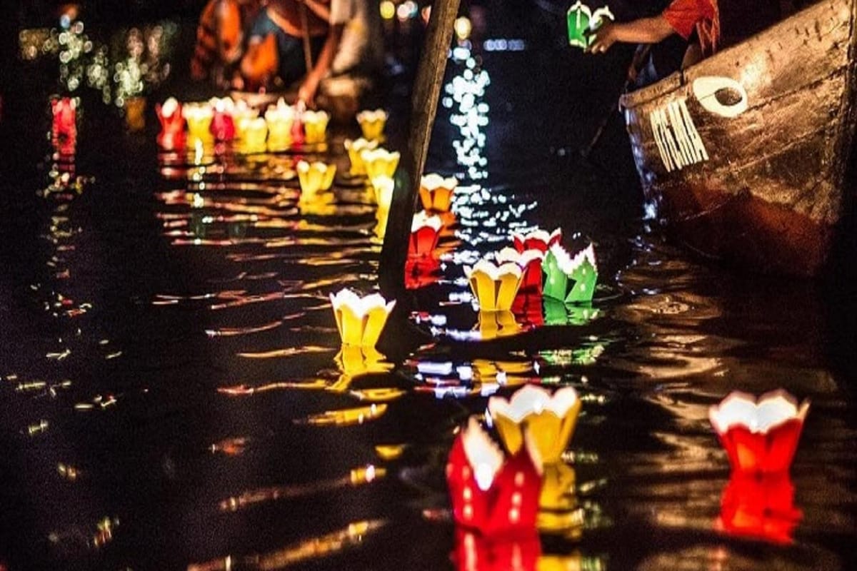 Hoi An Thu Bon River Midnight Lantern Boat Private Tour - Lotus Lanterns