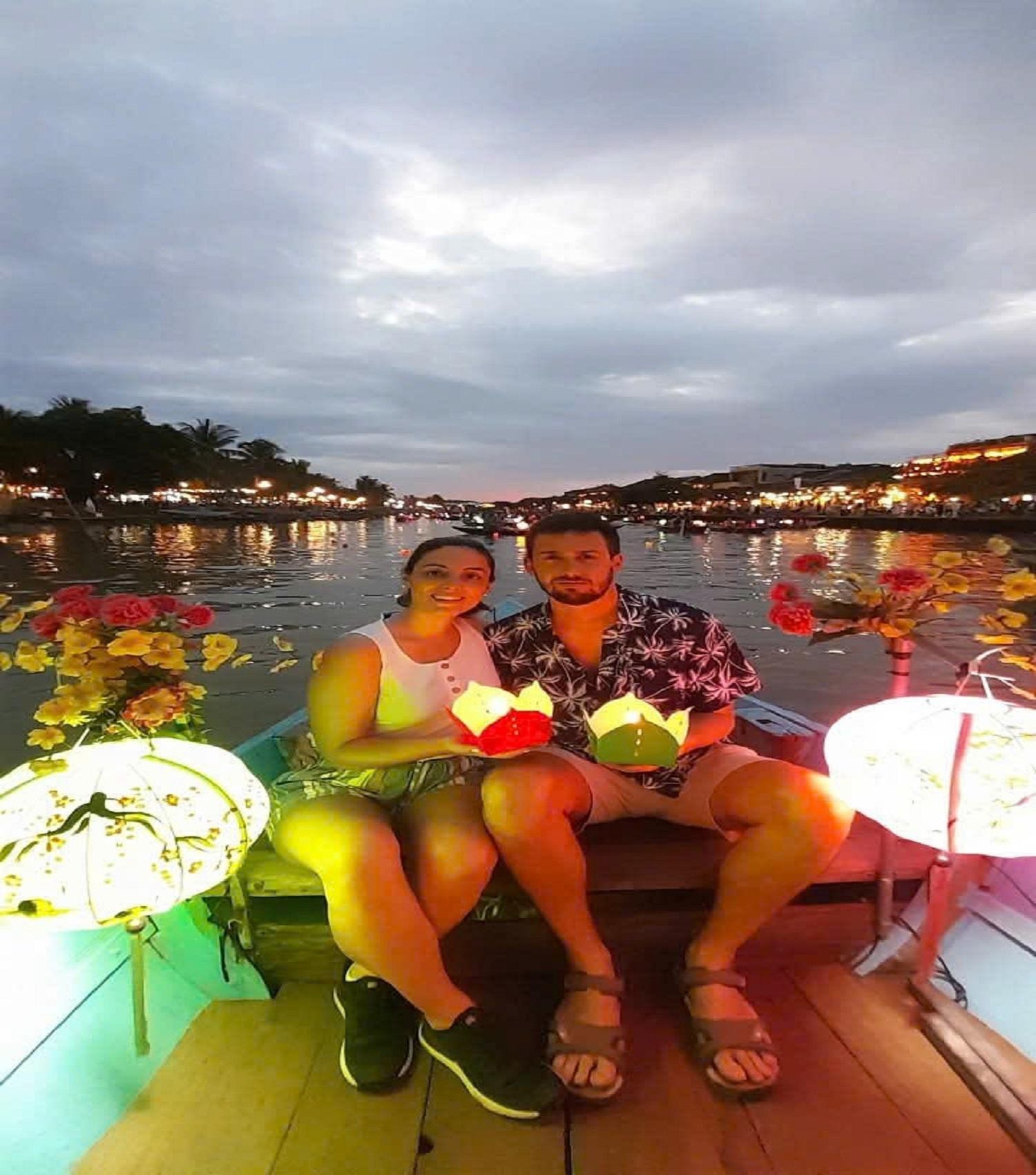 Hoi An Thu Bon River Private Lantern Boat Cruise with Lotus Lantern Release