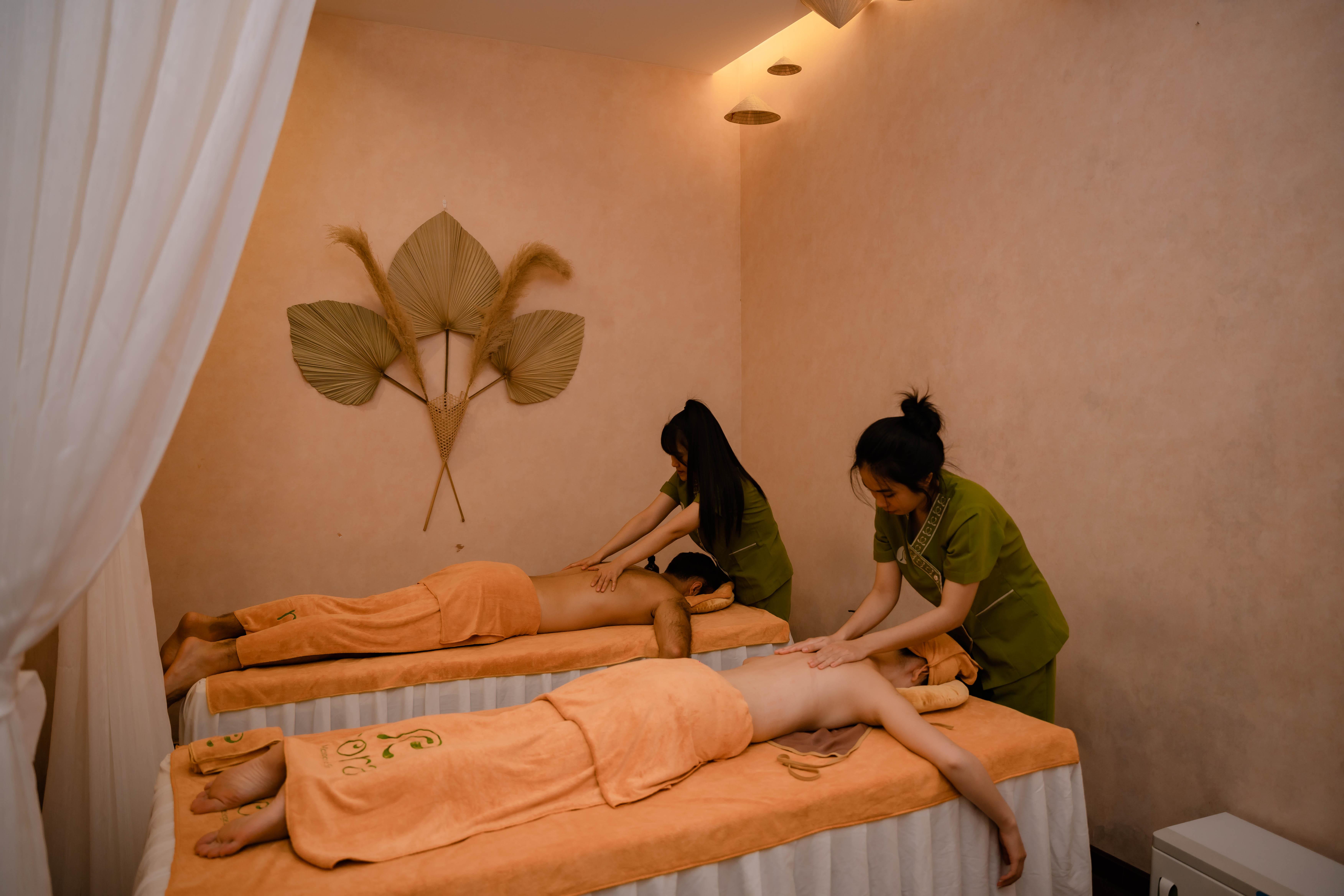 Nha Trang Rora Spa Herbal Ball Full Body Massage Voucher