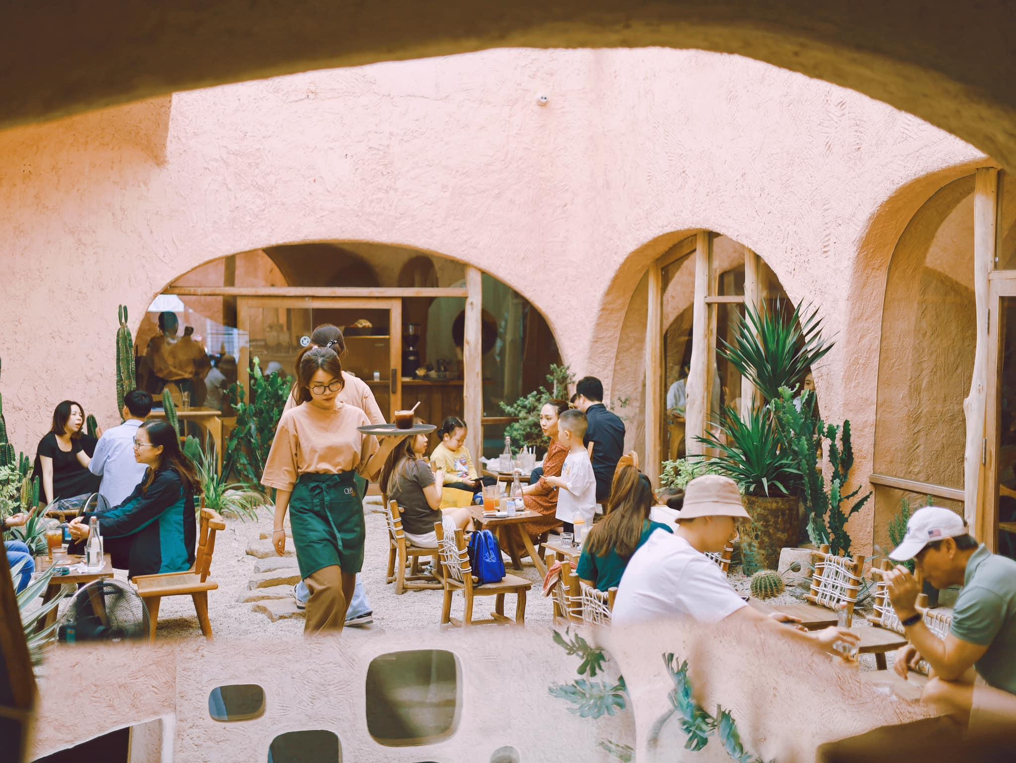 Nha Trang Instagram Cafe Tour - Ola Cafe, Fairy Tale Cafe and Tram Huong Tower