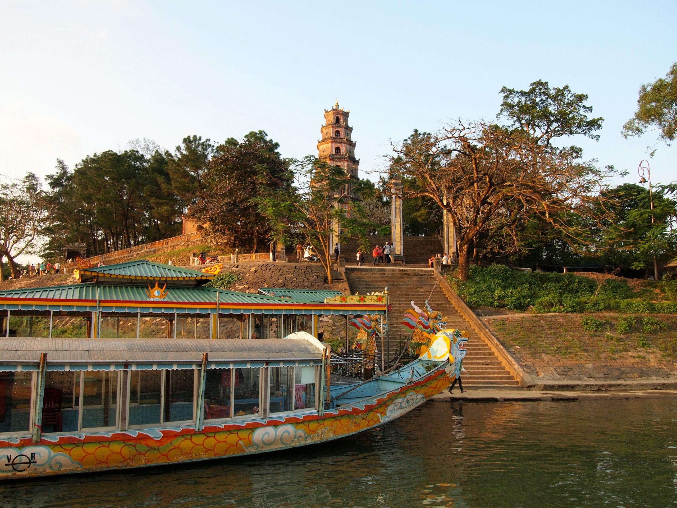 Hue Perfume River Dragon Boat, Thien Mu Pagoda & Minh Mang and Khai Dinh Tombs Half-Day Tour