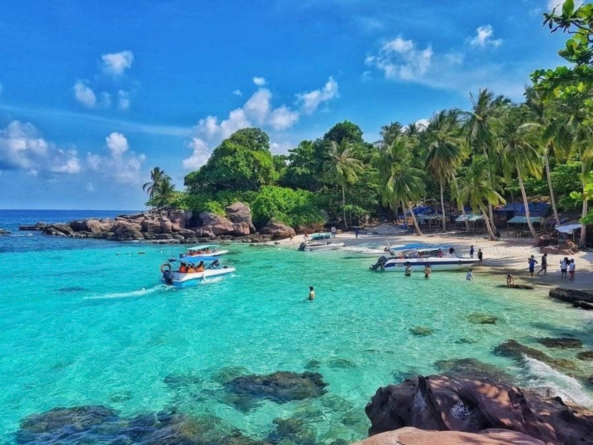 Phu Quoc Dua & Roi 2-Island Hopping & Snorkeling Tour - Hotel Pickup