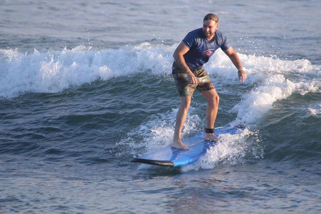 バリ島 チャングー バトゥボロンビーチ サーフィンレッスン