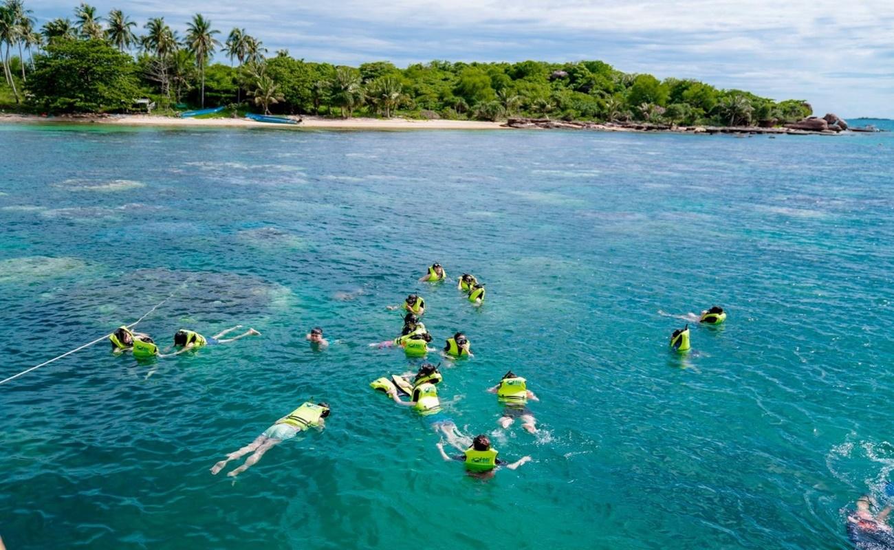 Phu Quoc Gam Ghi, Buom & May Rut Islands Speedboat Snorkeling Tour with Island Lunch