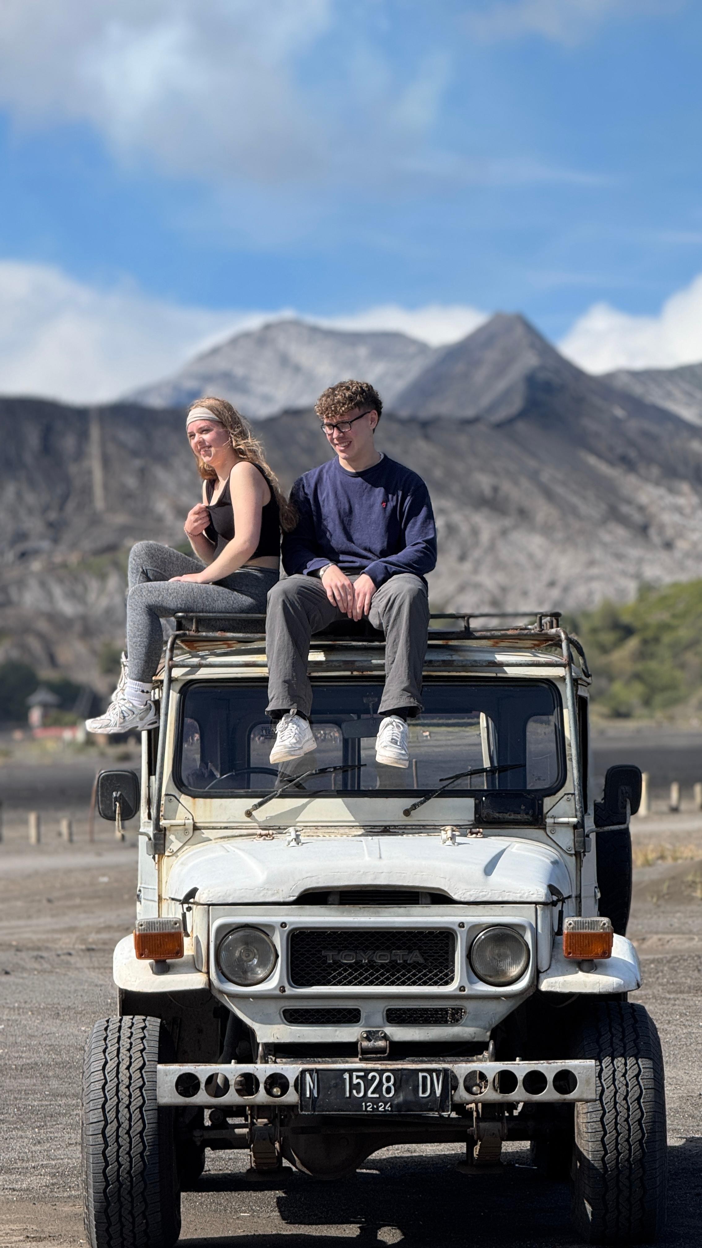 Mount Bromo Sunrise or Sunset Jeep Tour from Malang