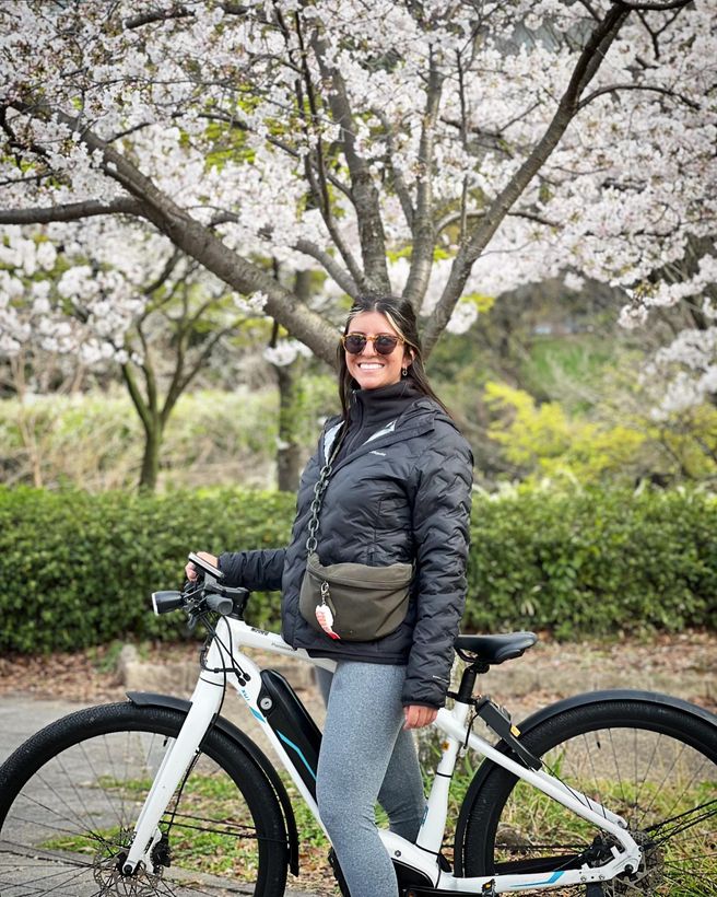 Osaka E-Bike Tour - Osaka Castle & Shitennoji