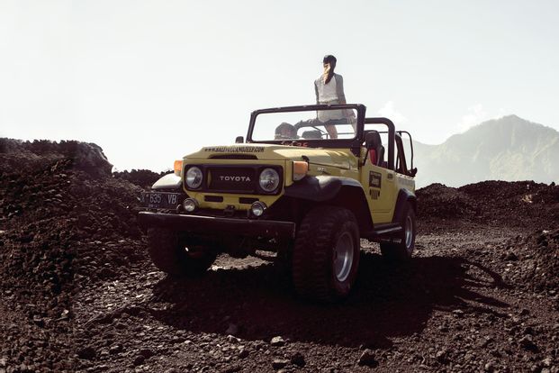 발리 바투르산 블랙 라바 4WD 지프 & 천연 온천 투어 - 점심 뷔페 포함