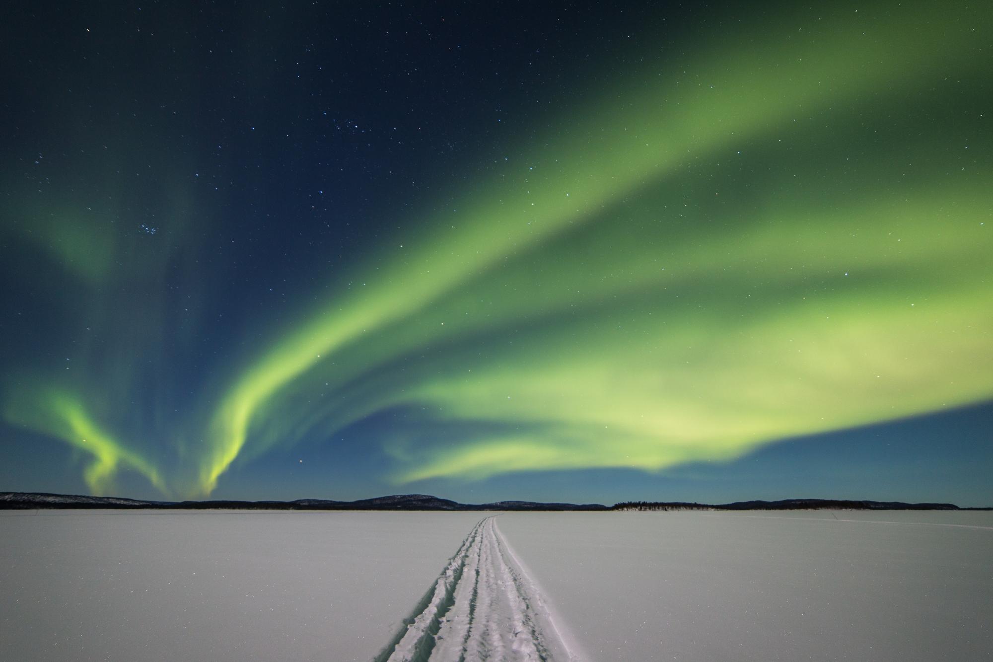 From Saariselkä: Lake Inari Northern Lights Tour - Snowmobile Sleigh Ride Included