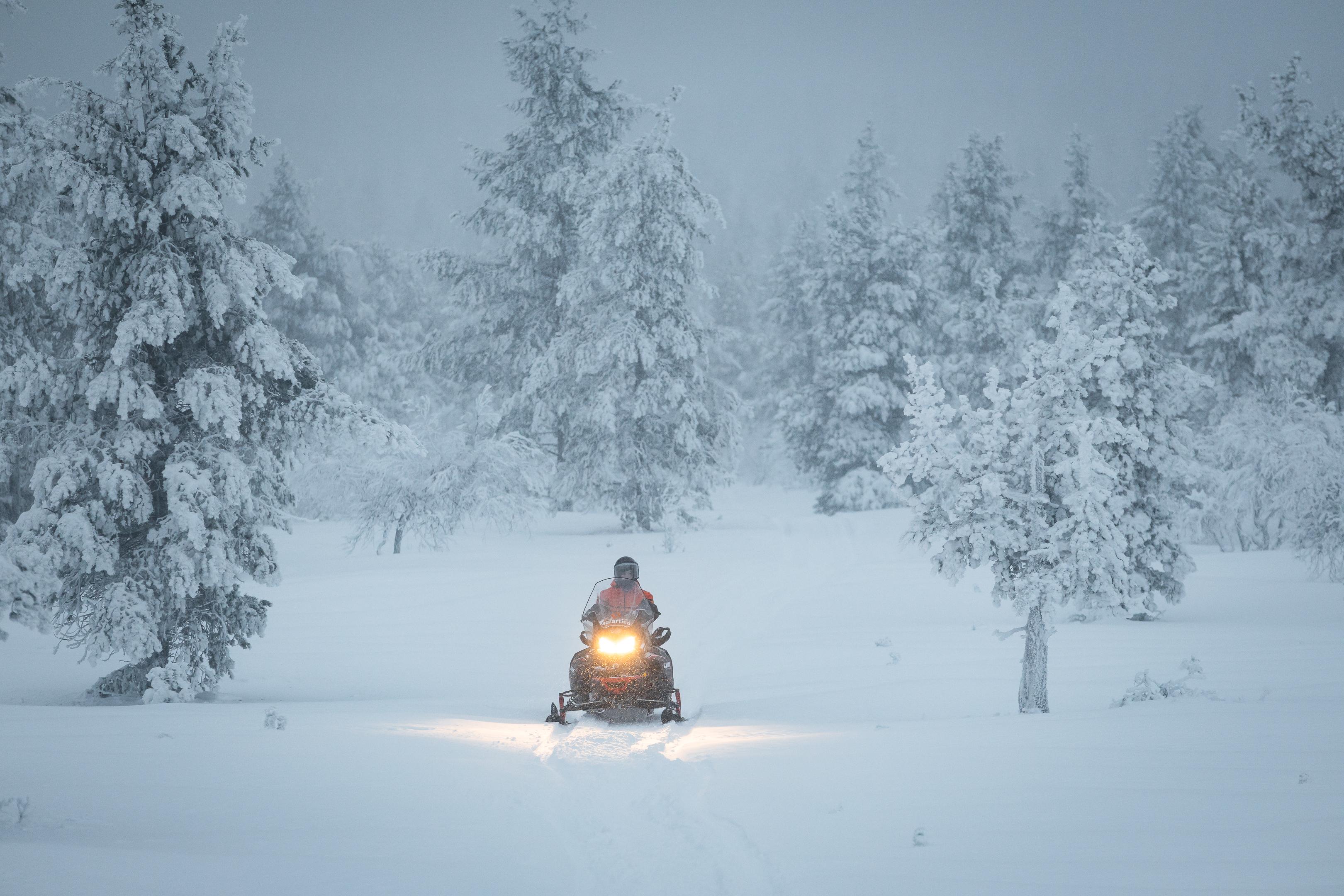 Saariselkä Full-Day Snowmobile Safari