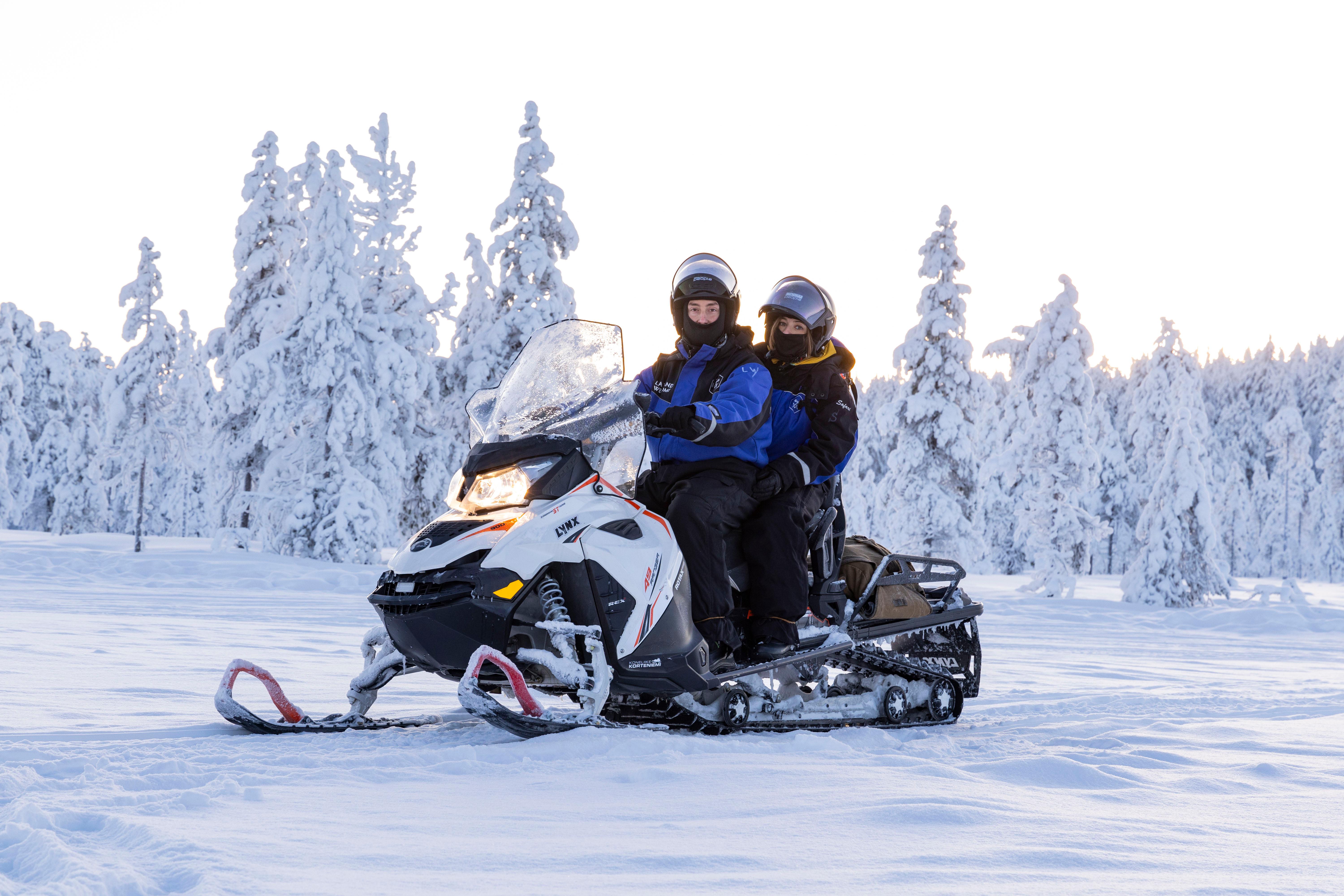 Saariselkä Tundra Snowmobile Safari