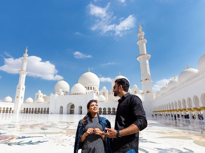 Abu Dhabi Grand Mosque & Qasr Al Watan Afternoon Tour