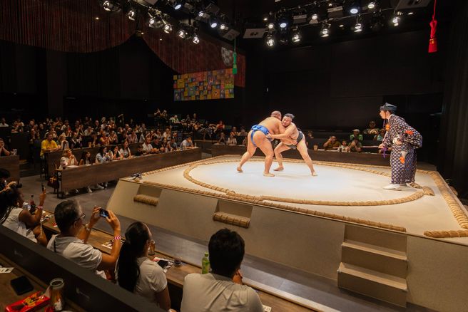 Osaka Namba Hirakuza Sumo Show Ticket - Lunch Box Included