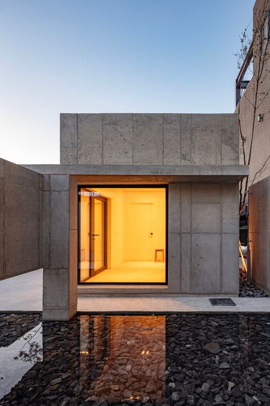 magazine detail image