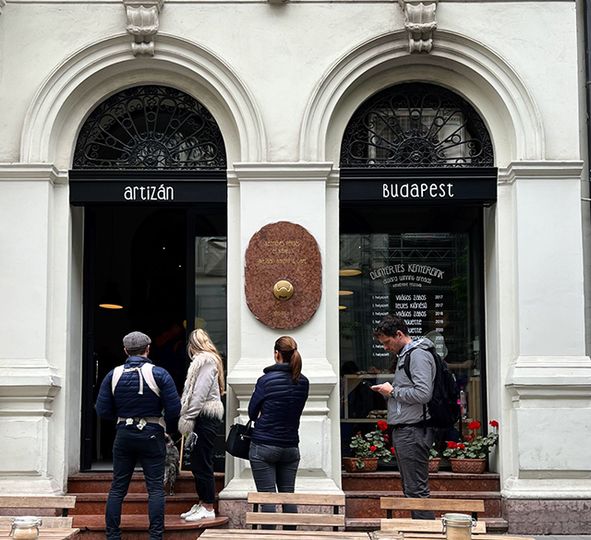 magazine detail image